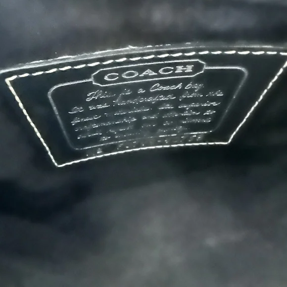 Sale❗️Coach Crossbody Signature Bag.  Black with detail. - Picture 4 of 4